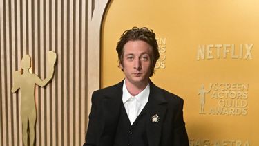 El actor estadounidense Jeremy Allen White llega a la 31ª edición de los premios del Sindicato de Actores de Cine en el Auditorio Shrine de Los Ángeles, el 23 de febrero de 2025.&nbsp;