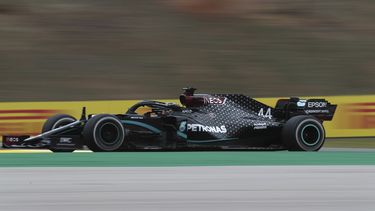 Lewis Hamilton (Mercedes) conduce su monoplaza durante el Gran Premio de Portugal, el domingo 25 de octubre de 2020.&nbsp;