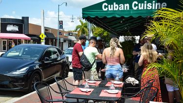 La degustación gastronómica forma parte de la oferta turística en Calle 8.