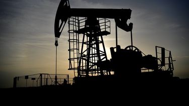 La producción de petróleo en Venezuela ha vuelto a retroceder en mayo en 35.000 barriles por día (b/d) .