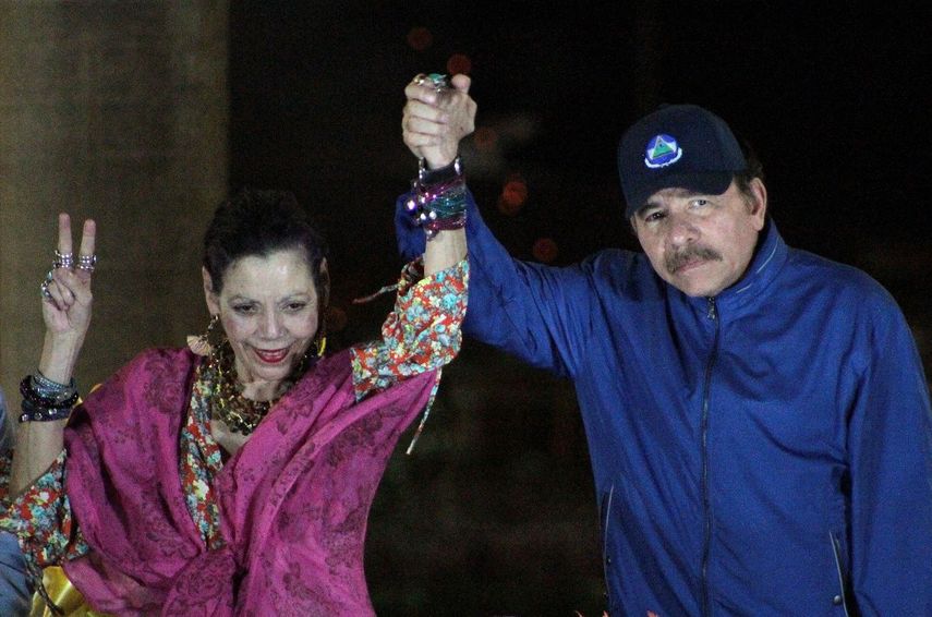 Daniel Ortega y su esposa Rosario Murillo.