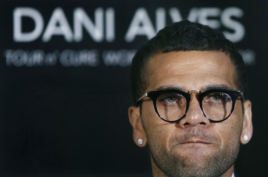 Alves tenía contrato hasta 2017, pero decidió  dejar el equipo (EFE/Andreu Dalmau)
