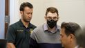 El asesino confeso Nikolas Cruz es escoltado a la sala del tribunal. El asesino confeso Nikolas Cruz es escoltado a la sala del tribunal.