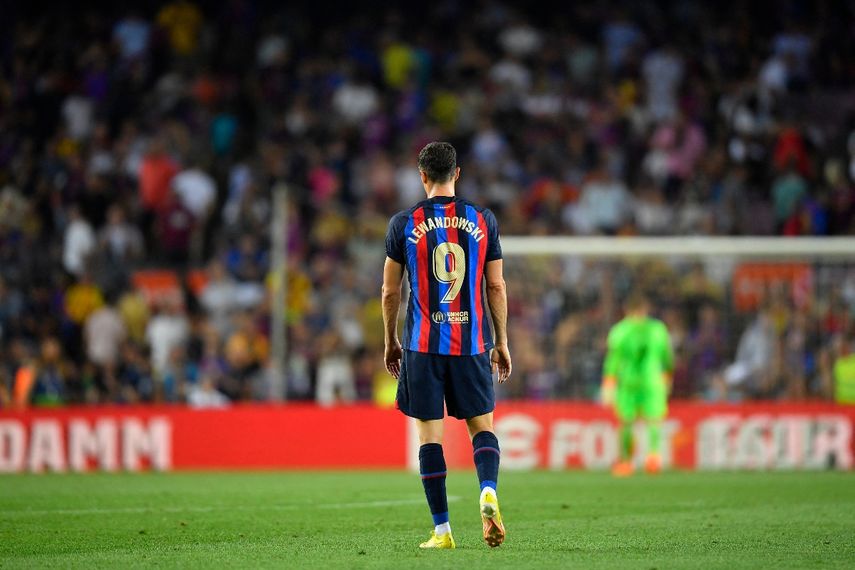 Robert Lewandowski debutó en La Liga con el Barcelona, pero una posición adelantada evitó que el polaco celebrara su primer gol en España y poder otorgar la victoria al nuevo conjunto culé
