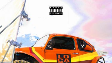 Karol G, Anuel AA y J Balvin cantan Location.