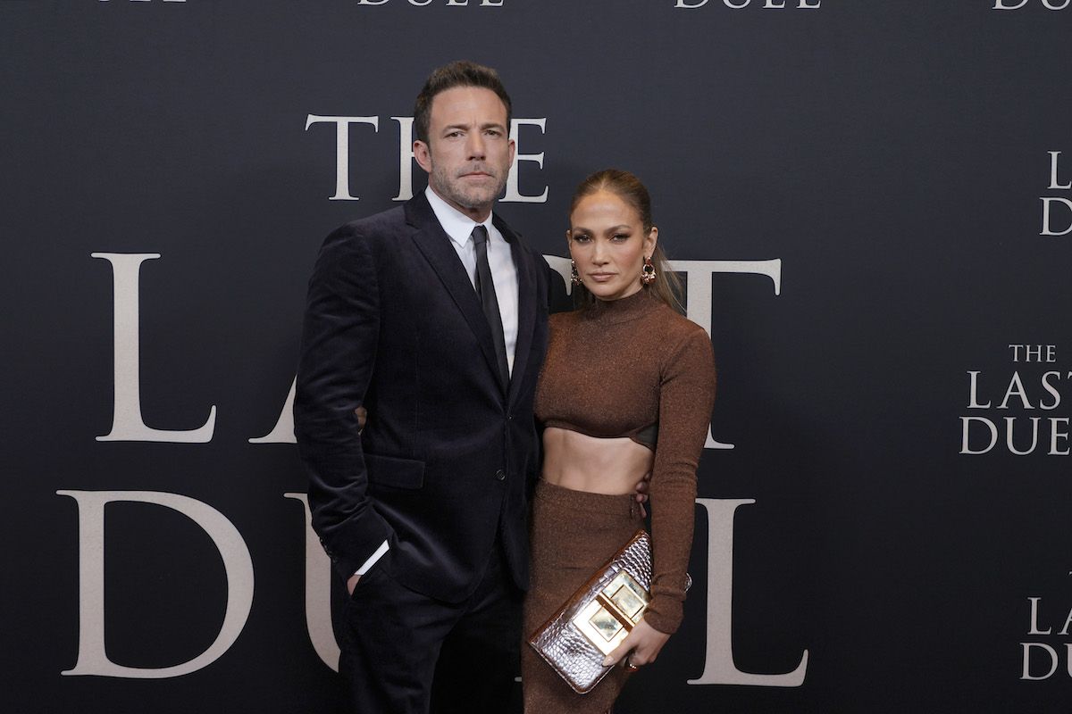 Ben Affleck y Jennifer López posan en el estreno en Nueva York de la nueva película de Ridley Scott, The Last Duel. Ben Affleck y Jennifer López posan en el estreno en Nueva York de la nueva película de Ridley Scott, The Last Duel.