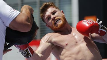 El mexicano Saúl “Canelo” Álvarez buscará reinar en una cuarta categoría. El púgil azteca se medirá ante al ruso Sergey ‘Krusher’ Kovalev con el título del peso semipesado de la Asociación Mundial de Boxeo (AMB) en juego.