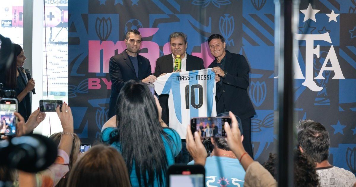 AFA inicia obras de su sede en Miami y sella alianza con “Más+ by Messi”, la bebida de Messi y Marc Anthony