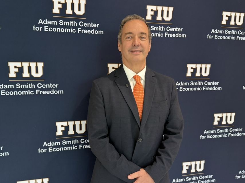 Carlos Díaz-Rosillo, director del Centro Adam Smith para la Libertad Económica de FIU.