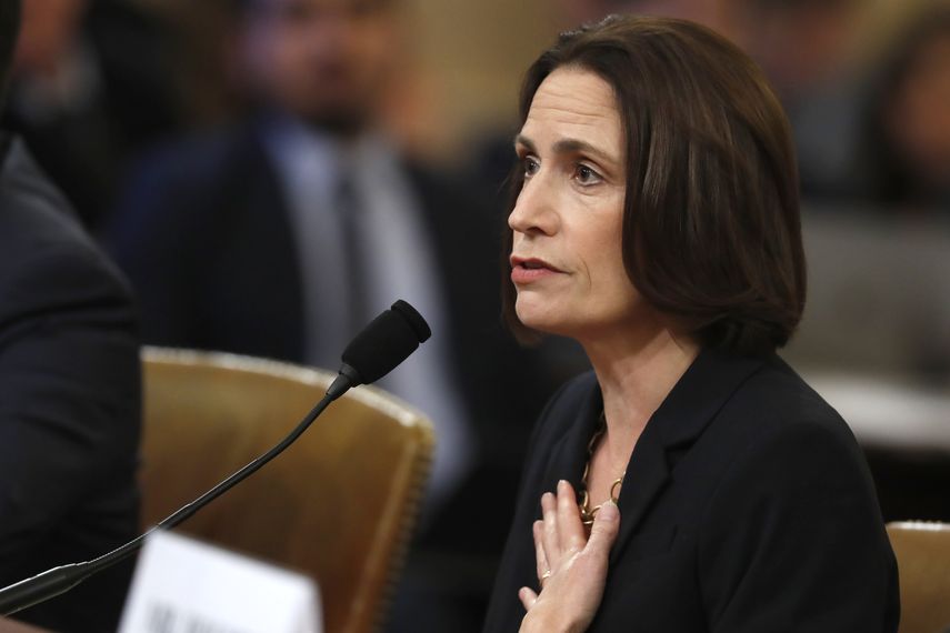 Fiona Hill, funcionaria del aparato de seguridad nacional de EEUU nacida en Inglaterra, declara ante la c&aacute;mara baja el 21 de noviembre en Washington. Dijo que EEUU le ofreci&oacute; oportunidades que nunca hubiera tenido en Inglaterra&rdquo;, donde su claro acento de la clase obrera&rdquo; brit&aacute;nica hubiera impedido su progreso profesional. En EEUU nunca me releg&oacute;, se&ntilde;al&oacute;.&nbsp;