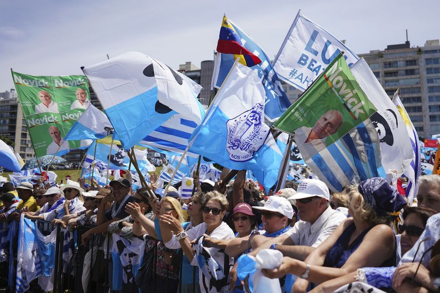 Un loco transforma a Uruguay en un equipo fulminante en las