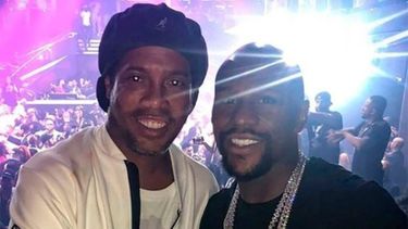El brasileño colgó en sus redes sociales varias fotos junto a diversas figuras que asistieron a la fiesta.