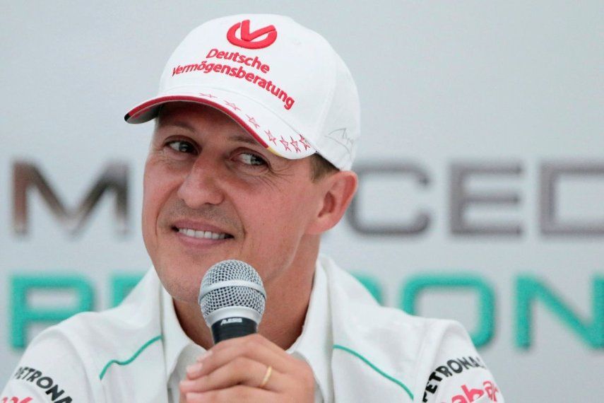 En foto del 4 de octubre del 2012, Michael Schumacher anuncia su retiro de la F1 en conferencia de prensa en el Circuito de Suzuka.