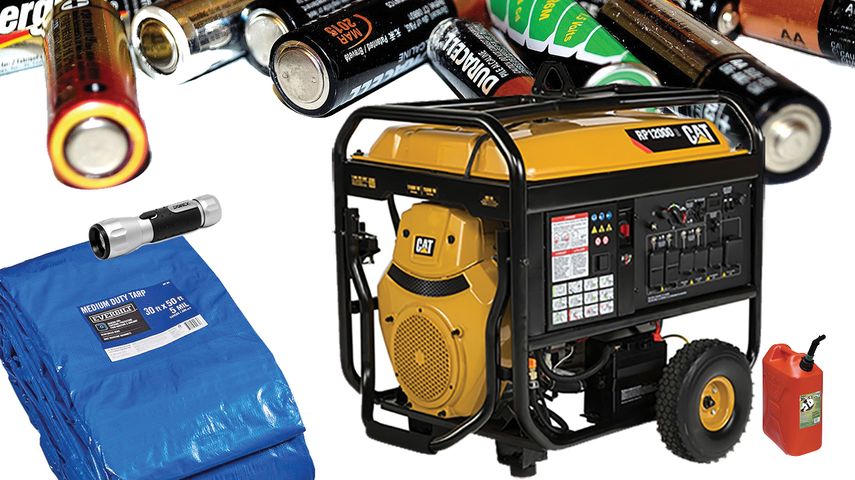 Autoridades en Miami exhortan a tener en casa linternas, radios port&aacute;tiles, lonas para cubrir techos, entre otros productos necesarios.