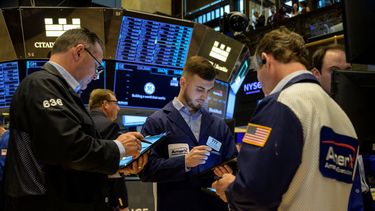 Agentes de Wall Street en una sesión de la Bolsa de Nueva York.