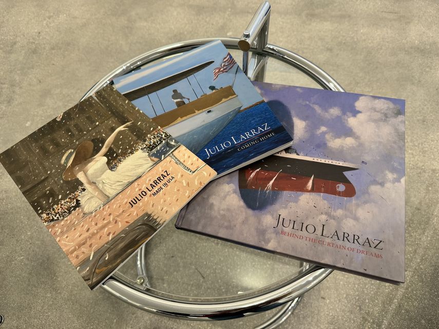 Catálogos de exposiciones anteriores de Julio Larraz en Ascaso Gallery.&nbsp;
