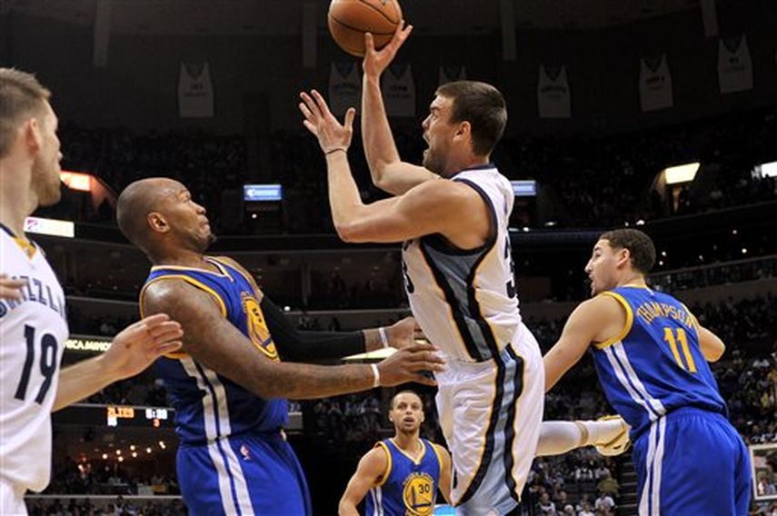 Marc Gasol dio una batalla toda la noche en favor de los Grizzlies. (AP)