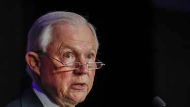 El fiscal general de EEUU,&nbsp;Jeff&nbsp;Sessions, testifica ante el Senado en respuesta a las declaraciones del exdirector del FBI, James Comey.&nbsp;