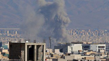 Fuertes explosiones sucedieron en Teherán el día 12° de la ofensiva de EEUU e Israel. AFP