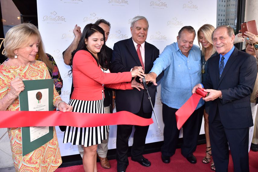 Lilia Molina, Jim Cason, Felipe y Natty Valls y Harvey Rubin. (ÁLVARO MATA)