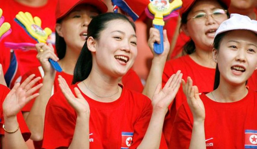 Animadoras norcoreanas llegaron este martes a Corea del Sur