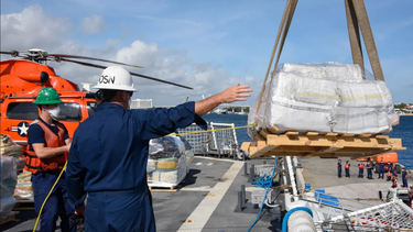 La Guardia Costera de EEUU confiscó un millonario cargamento de cocaína y marihuana en aguas del Mar Caribe y el Pacífico Oriental. ARCHIVO.