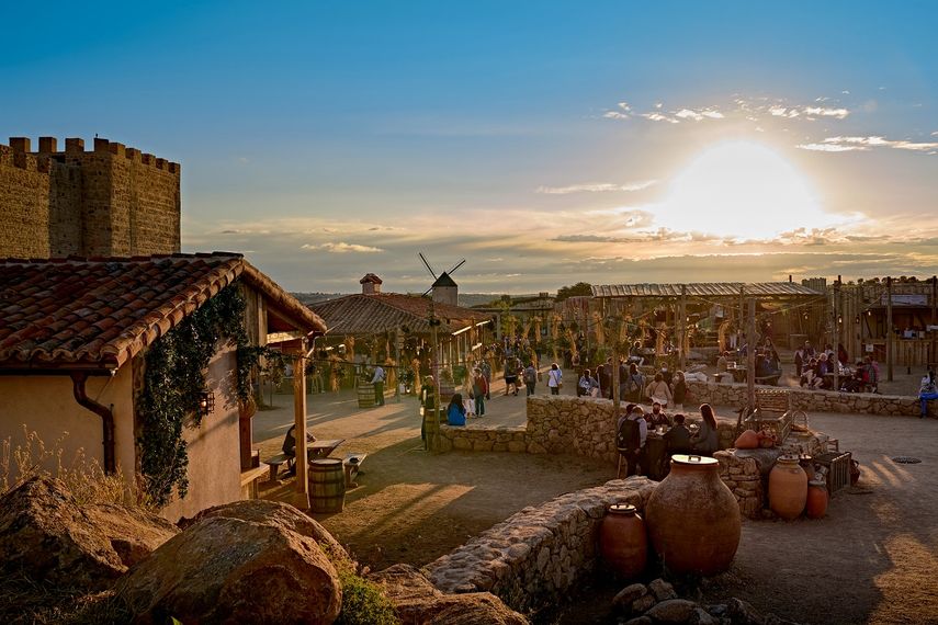 Atardecer en El Arrabal, en Puy Du Fou España.