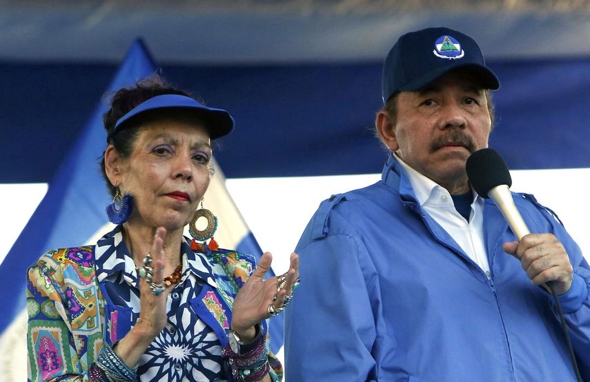 Foto tomada el 5 de septiembre del 2018 del dictador de Nicaragua Daniel Ortega y su esposa, Rosario Murillo, en Managua.&nbsp;