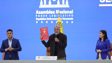 El presidente de la Asamblea Nacional de Venezuela, Jorge Rodríguez, interviene durante una sesión en Caracas el 31 de julio de 2026. Los legisladores venezolanos aprobaron por unanimidad una ley de vivienda que facilita el alquiler de inmuebles, después de que los devastadores terremotos del mes pasado dejaran a miles de personas sin hogar