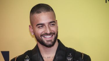 Maluma posa al llegar a los Premios MTV Europeos en Budapest, Hungía el 14 de noviembre de 2021.&nbsp;