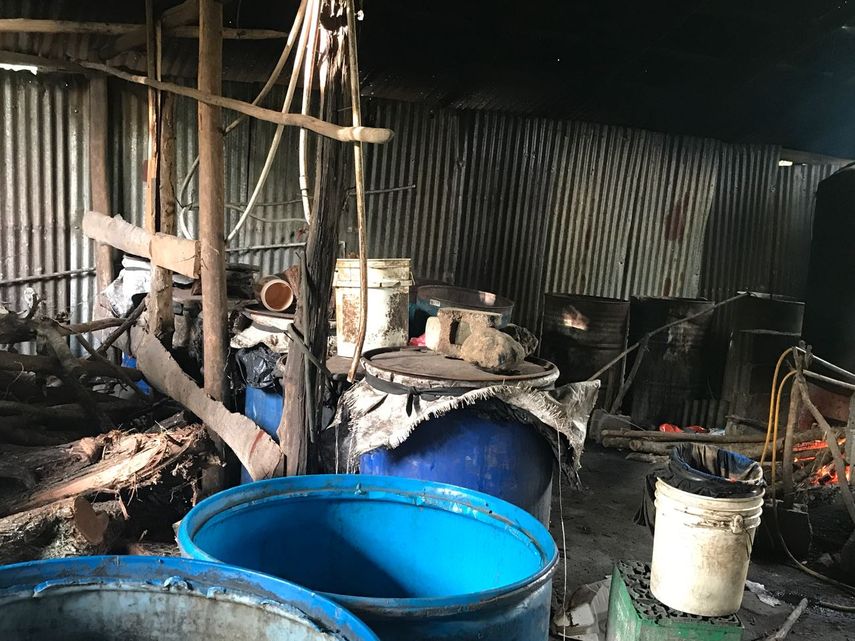 As&iacute; lucen laboratorios clandestinos dedicados a la producci&oacute;n de cler&eacute;n en Rep&uacute;blica Dominicana, como se observa en esta imagen de la Fiscal&iacute;a de Puerto Plata que desmantel&oacute; uno de estos centros hace alg&uacute;n tiempo.