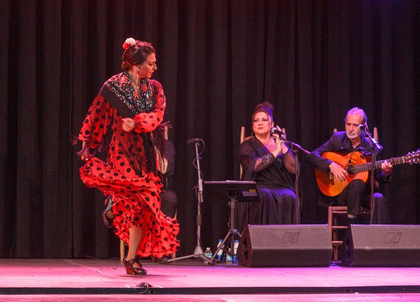 Presentación de la compañía Ballet Flamenco la Rosa.