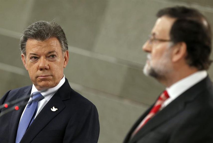 El presidente del Gobierno, Mariano Rajoy, y el presidente de Colombia, Juan Manuel Santos,durante la rueda de prensa conjunta que ofrecieron el martes en el Palacio de La Moncloa. (EFE)