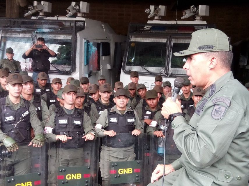 En los 63 días de protestas opositoras contra el Gobierno de Nicolás  Maduro, la Guardia Nacional Bolivariana (GNB), ha empleado 12.000 -de 80.000  activos- efectivos en todo el país.