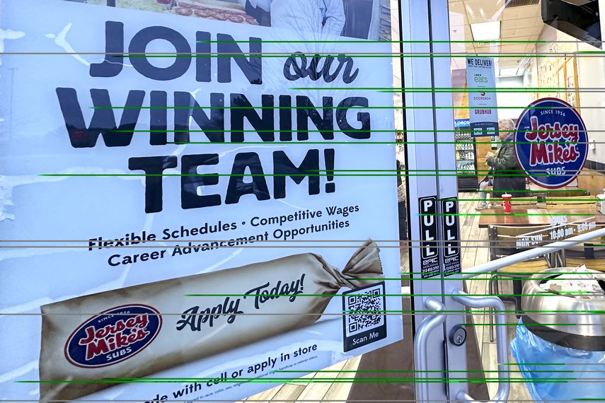 Un anuncio de puestos de trabajo vacantes en un restaurante de Mount Prospect, Illinois.