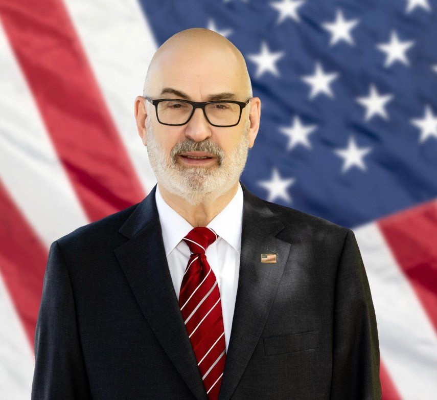 Emilio T. González, coronel (retirado) del Ejército de EEUU y candidato para la alcaldía de Miami.