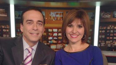 Ambrosio Hernández y Daisy Ballmajó, presentadores del noticiero Telemundo 51. (FACEBOOK)