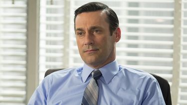 Jon Hamm en el papel de Don Draper en una escena de la temporada final de Mad Men en una imagen proporcionada por AMC. Draper es uno de los personajes de la d&eacute;cada en televisi&oacute;n para AP.&nbsp;