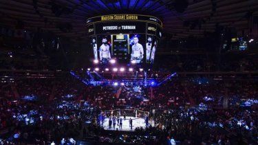 La foto del sábado 12 de noviembre de 2022 muestra la función de UFC 281 en Nueva York.