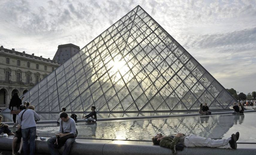 El sindicato Sud Culture Solidaires denunció hoy en un comunicado la degradación sin precedentes de las condiciones de la visita así como las de trabajo.