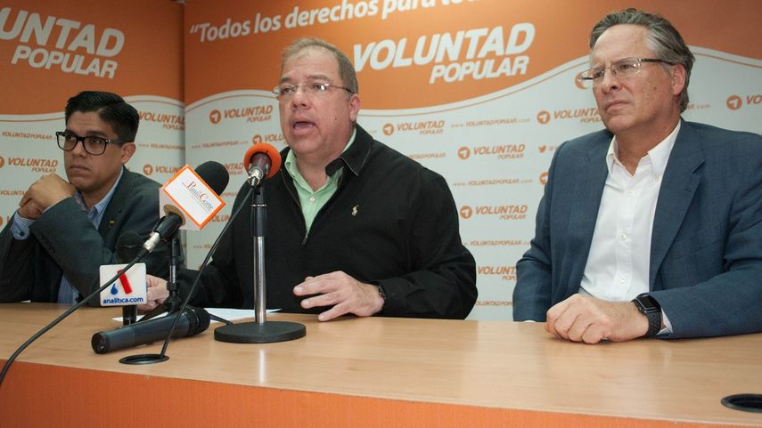 Los abogados constitucionalistas Cipriano Heredia, Carlos Luna y Óscar Arnal