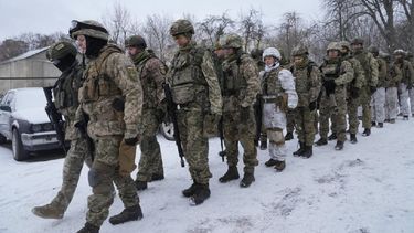 Miembros de las Fuerzas de Defensa Territorial de Ucrania, unidades militares voluntarias de las Fuerzas Armadas
