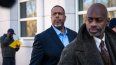 El exjugador de la NBA, Damon Jones, sale del Tribunal Federal de Brooklyn el 24 de noviembre de 2025 en la ciudad de Nueva York. Jones se declaró inocente el lunes de su presunta participación en esquemas de apuestas ilegales vinculados a la mafia que sacudieron a la NBA, según informaron los fiscales. El exjugador de la NBA, Damon Jones, sale del Tribunal Federal de Brooklyn el 24 de noviembre de 2025 en la ciudad de Nueva York. Jones se declaró inocente el lunes de su presunta participación en esquemas de apuestas ilegales vinculados a la mafia que sacudieron a la NBA, según informaron los fiscales.