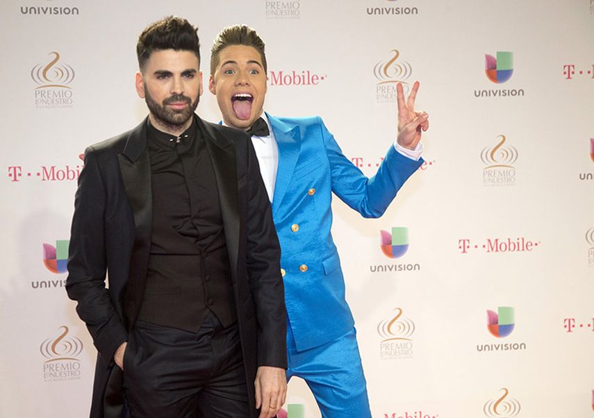 William Valdés arruina la foto de Jomari Goyzo. (AP)