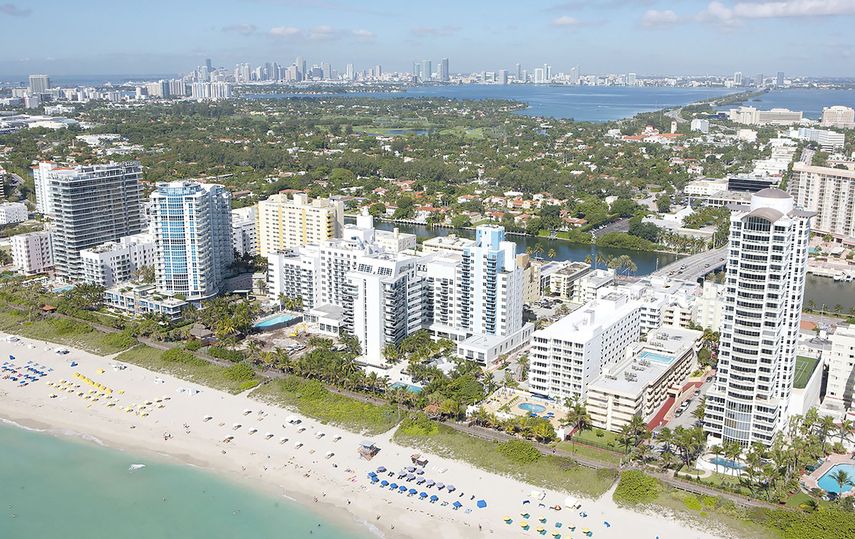 Vista parcial de Miami Beach, con Miami al fondo.