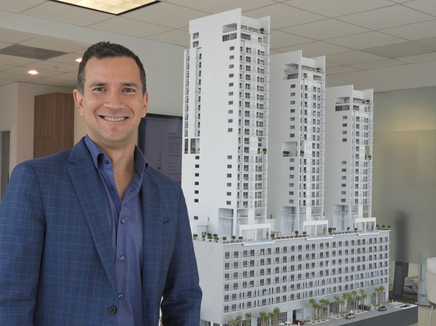 Vanegas confía en que la primera torre del proyecto se entregue en el otoño de 2020.