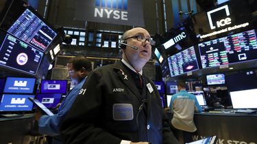 Un operador trabaja en la Bolsa de Valores de Nueva York.