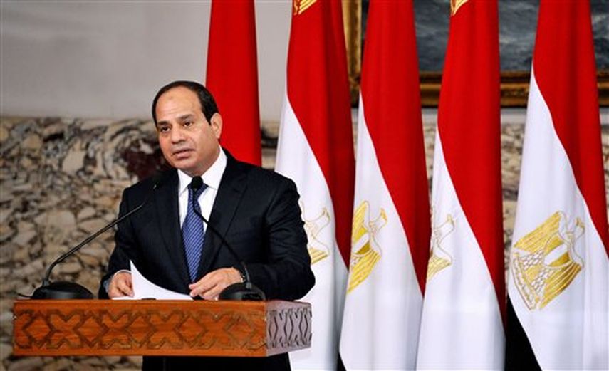 Imagen de la agencia de noticias MENA donde se ve a Abdul Fatá El Sisi dando su primer mensaje como presidente luego de asumir oficialmente el cargo el domingo 8 de junio de 2014. (Foto AP/MENA)
