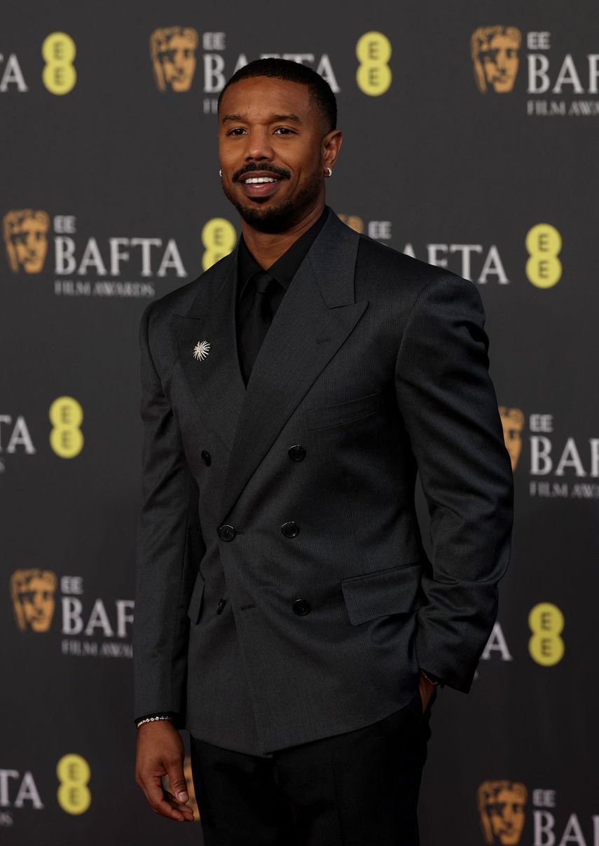 El actor estadounidense Michael B. Jordan posa en la alfombra roja a su llegada a los Premios BAFTA de la Academia Británica de Cine en el Royal Festival Hall, Southbank Centre, en Londres, el 22 de febrero de 2026.