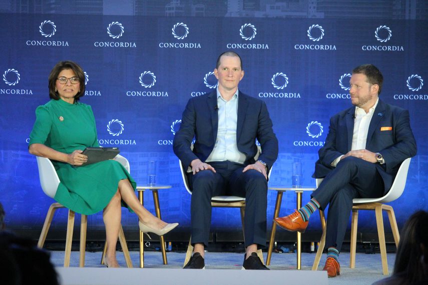 Una de las sesiones de la Cumbre de las Américas de Concordia 2023 en Miami.